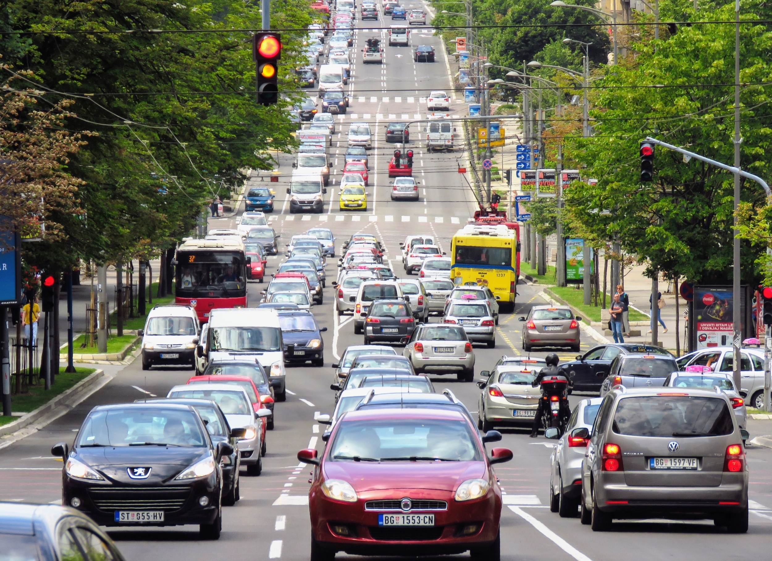 Everyday traffic is making cities hotter - even without heat waves