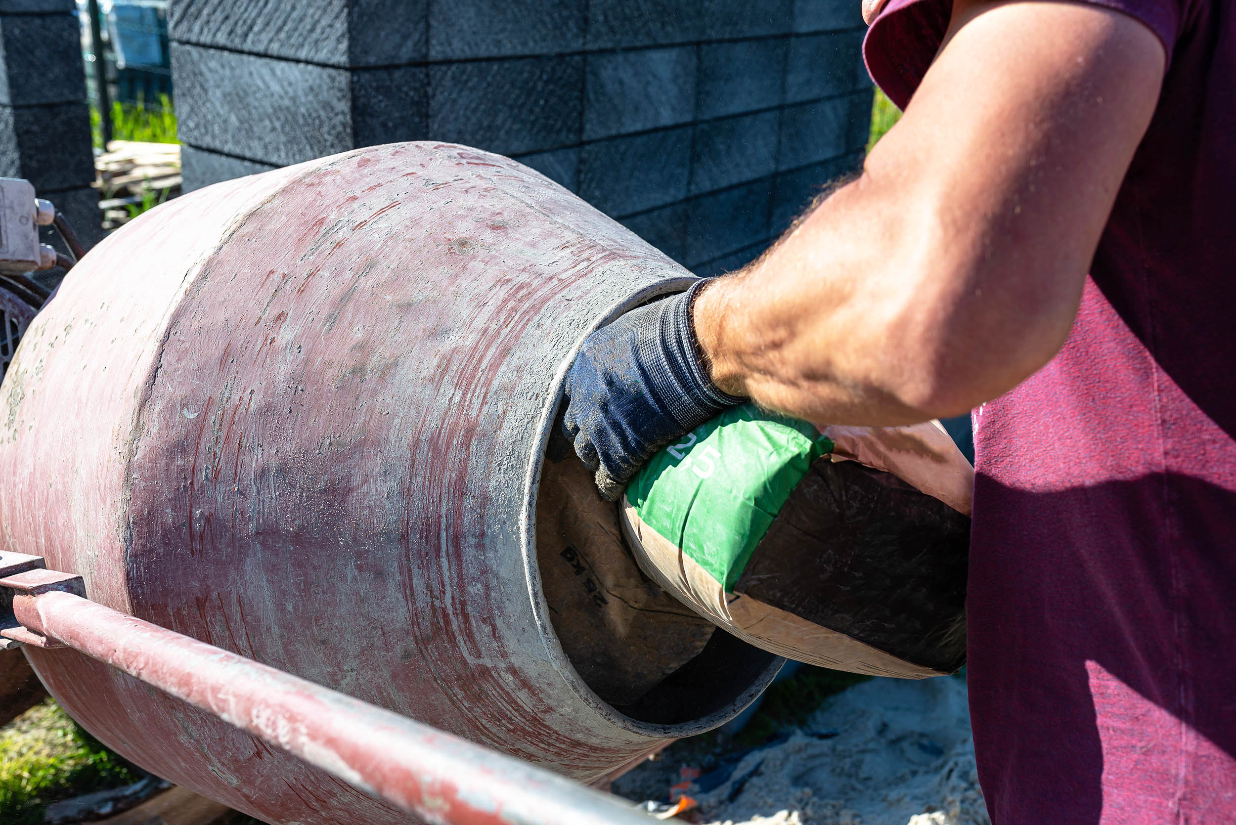 Adding seaweed to cement could forever change the most widely used material on the planet