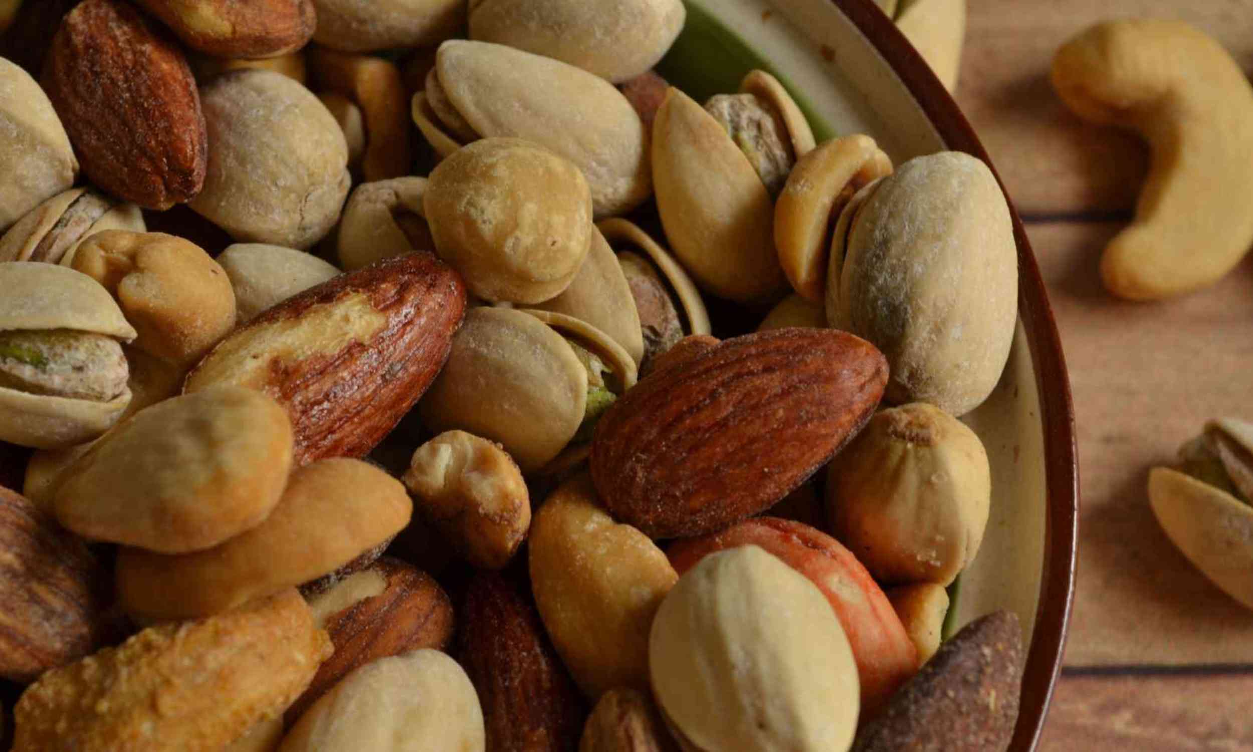 Influence of almonds on hunger and microbes