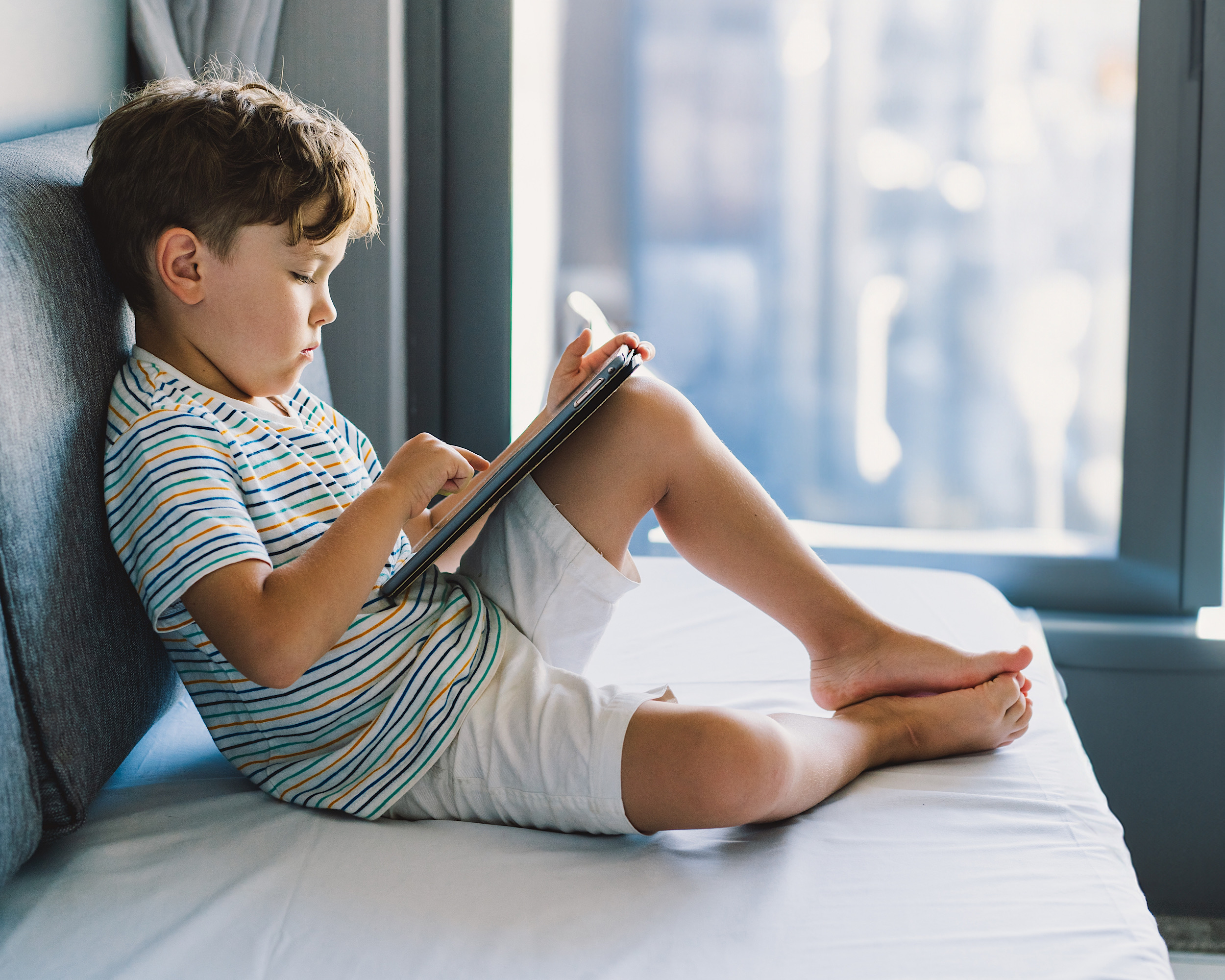 Parents say toddler screen-time rules are unrealistic and exhausting