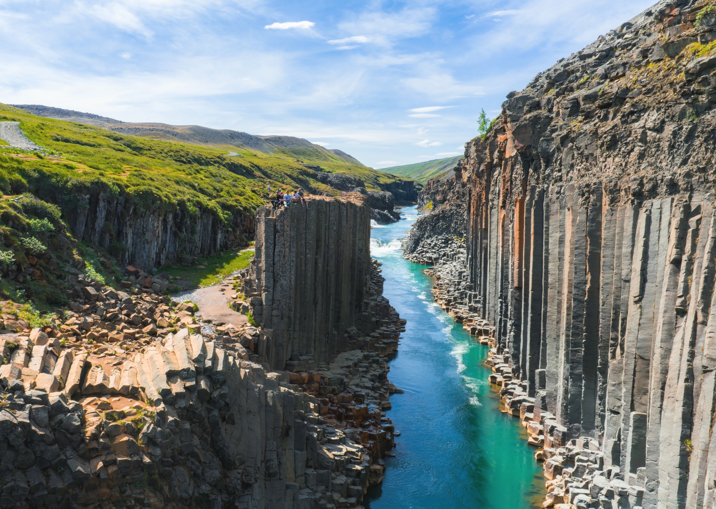 Cement’s climate cost may be solved with a different kind of rock - Earth.com