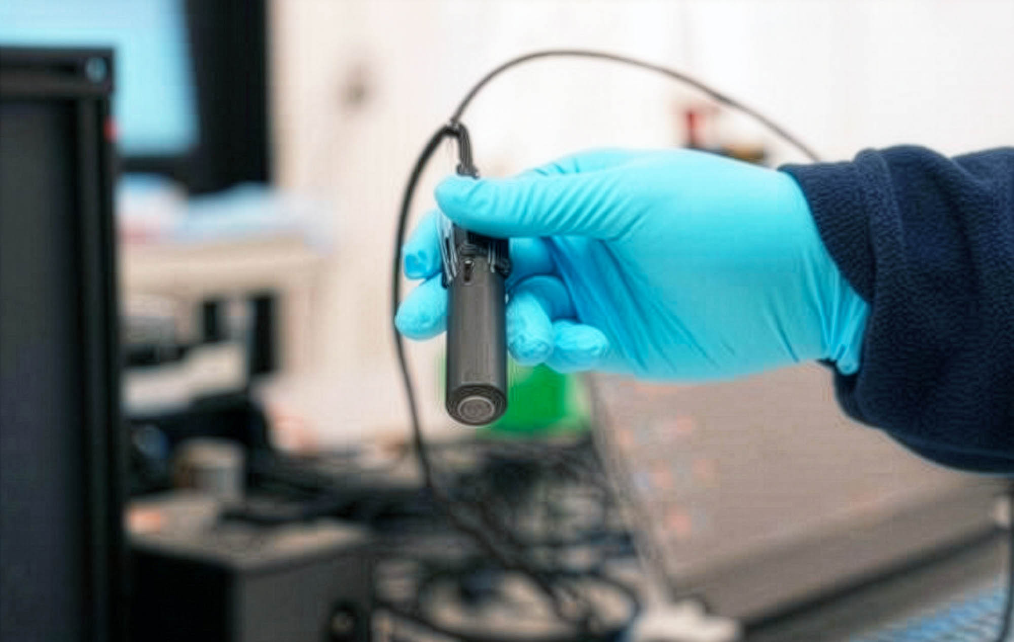 AI-powered handheld microscope aims to replace invasive biopsies and ...