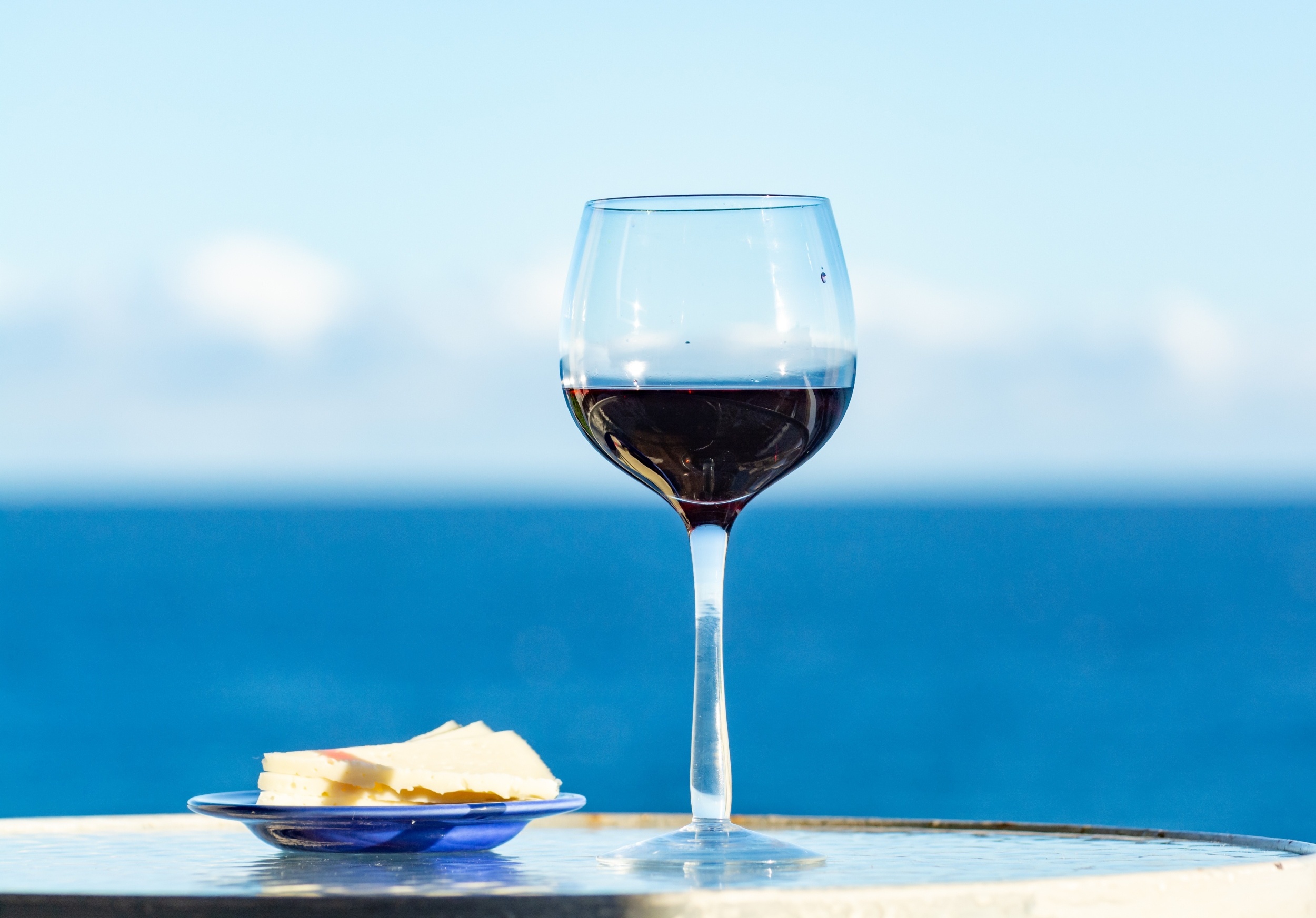Even moderate alcohol use raises the risk of early death