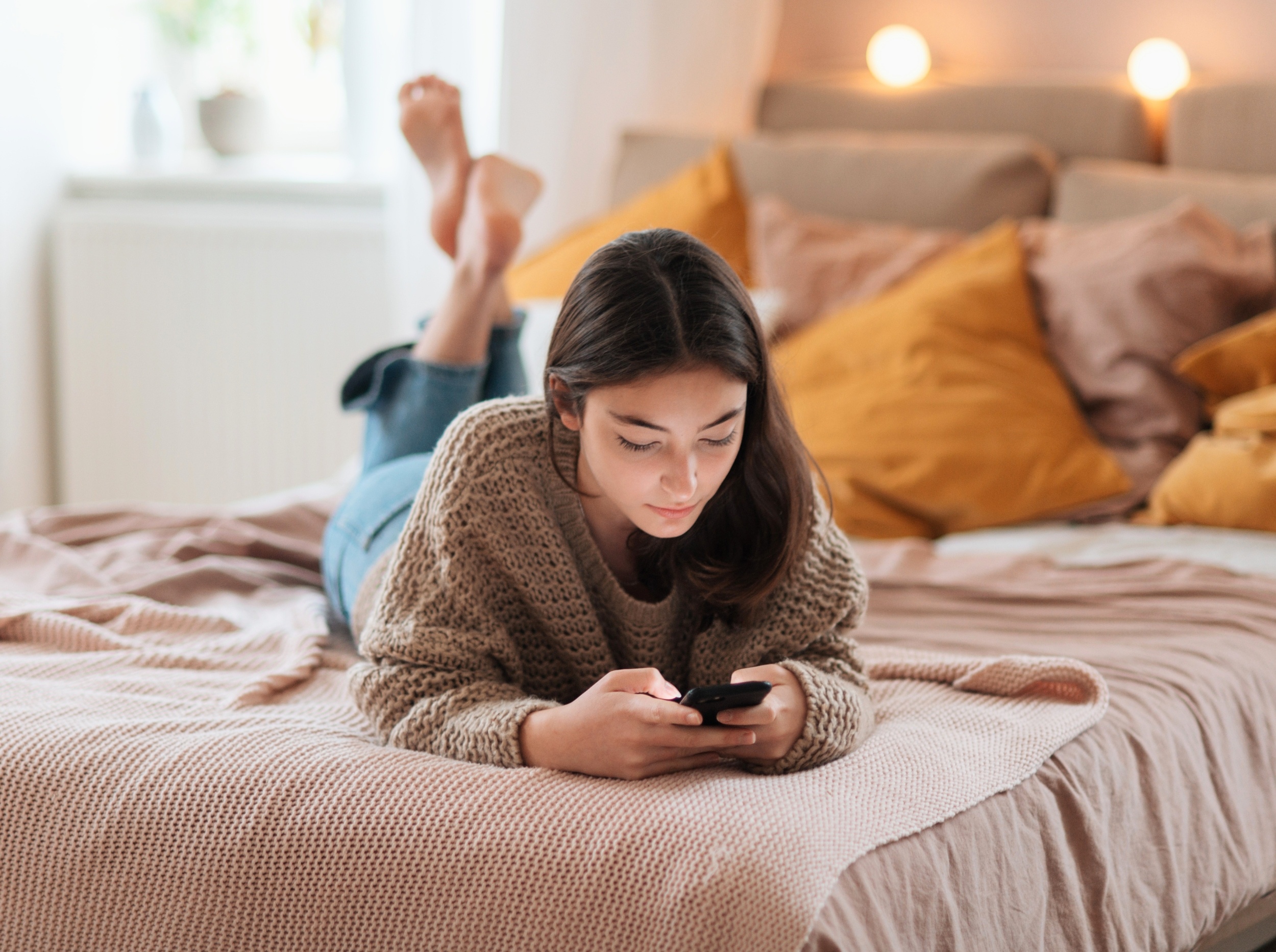 Smartphones may explain up to half of America's birth-rate decline