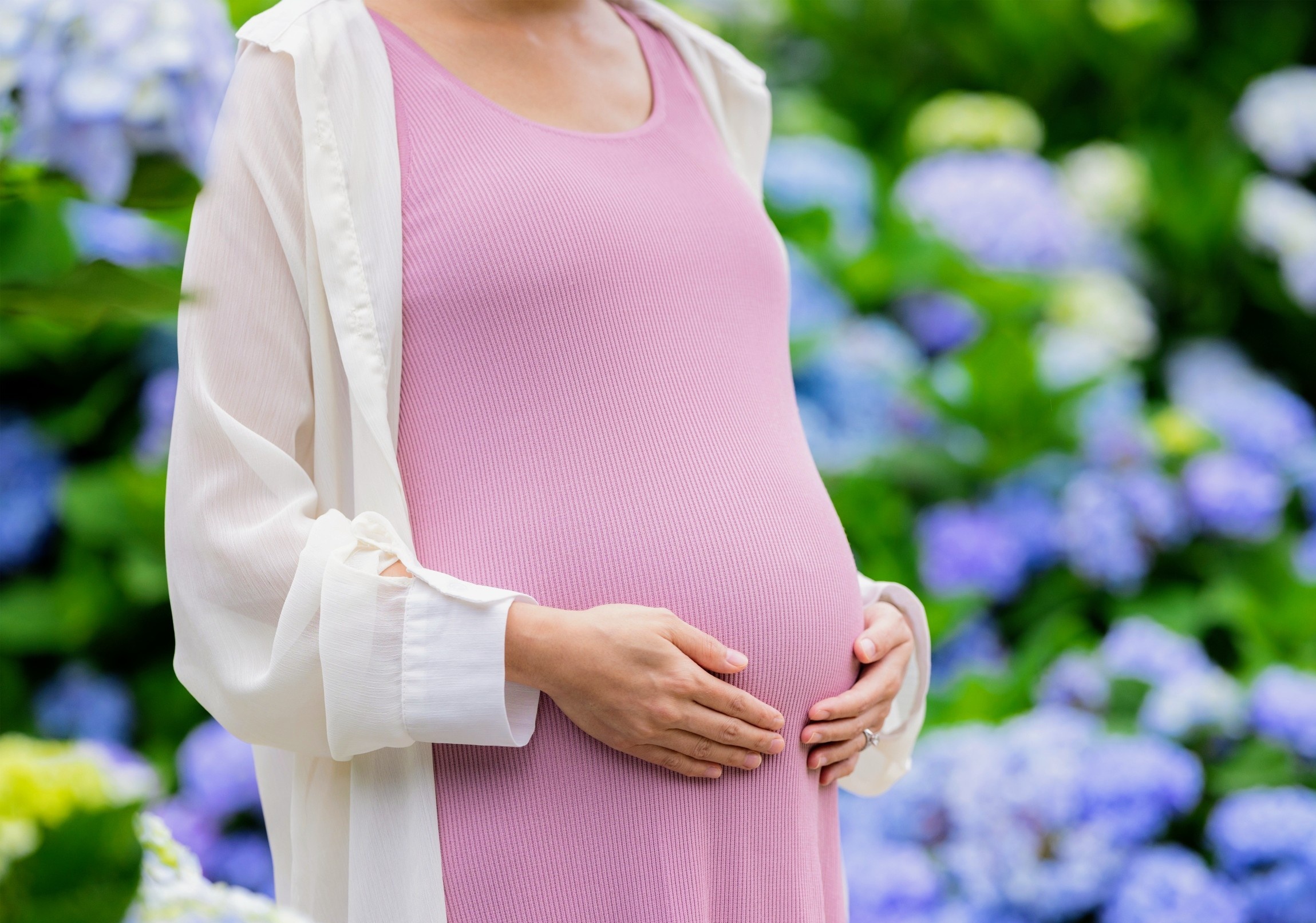Common weed killer linked to hormone changes during pregnancy