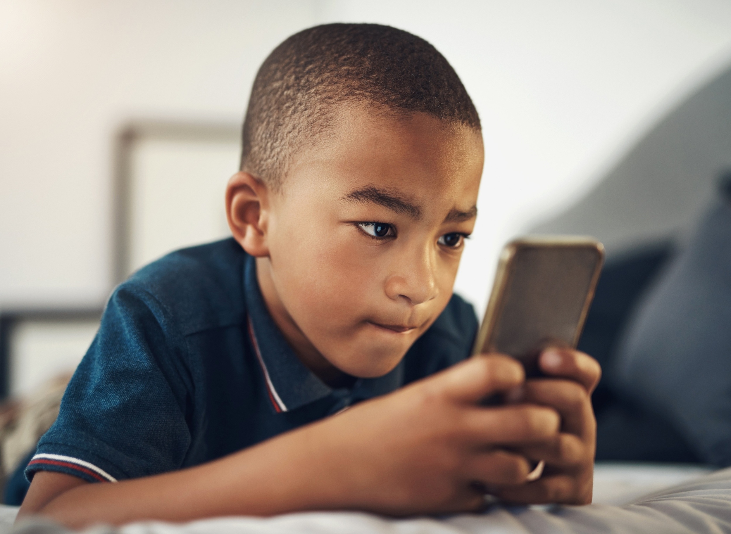 Should parents use screens to calm children? The answer is complicated