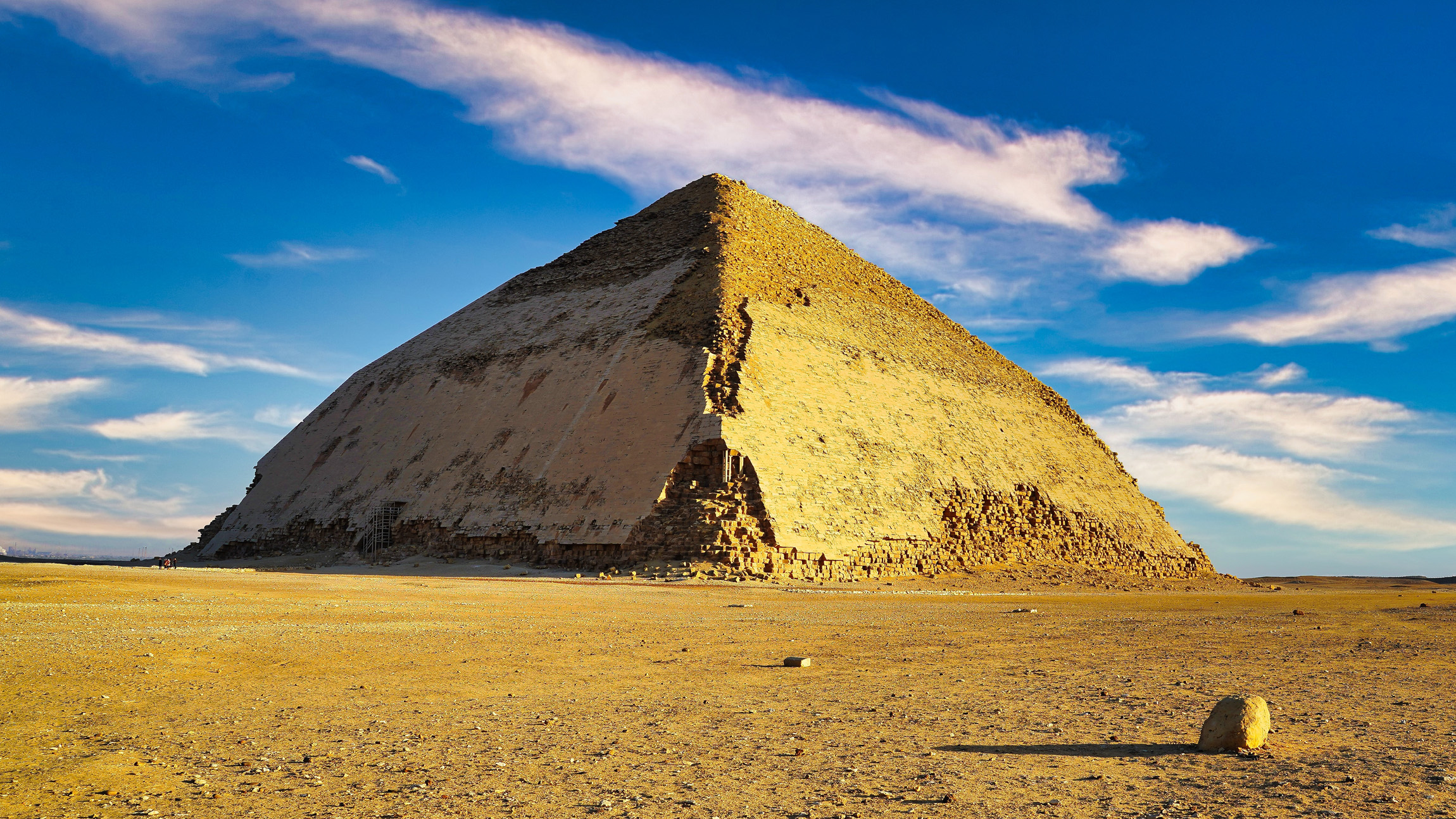 Skeletons from ancient Egypt challenge how historians view women and warfare