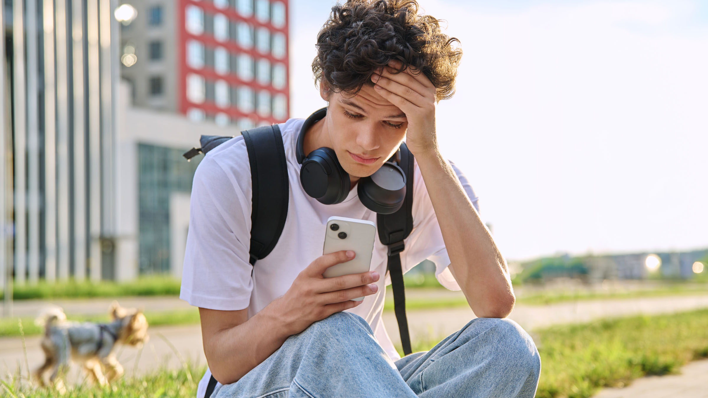 College men who spend hours online may face greater mental health risks