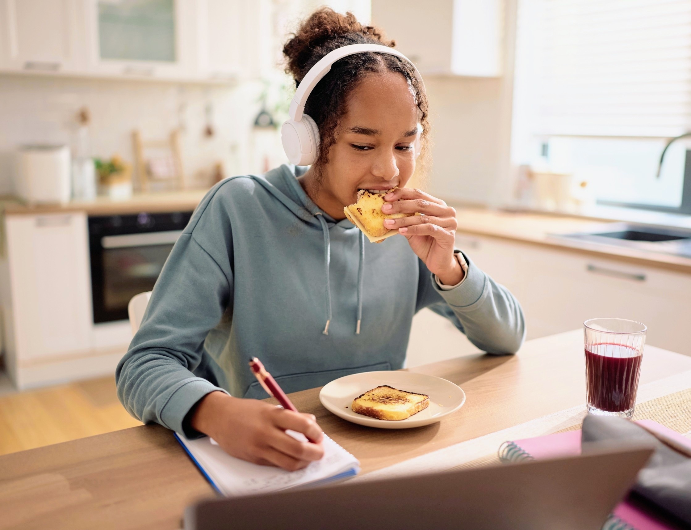 Teens who eat breakfast have healthier diets overall