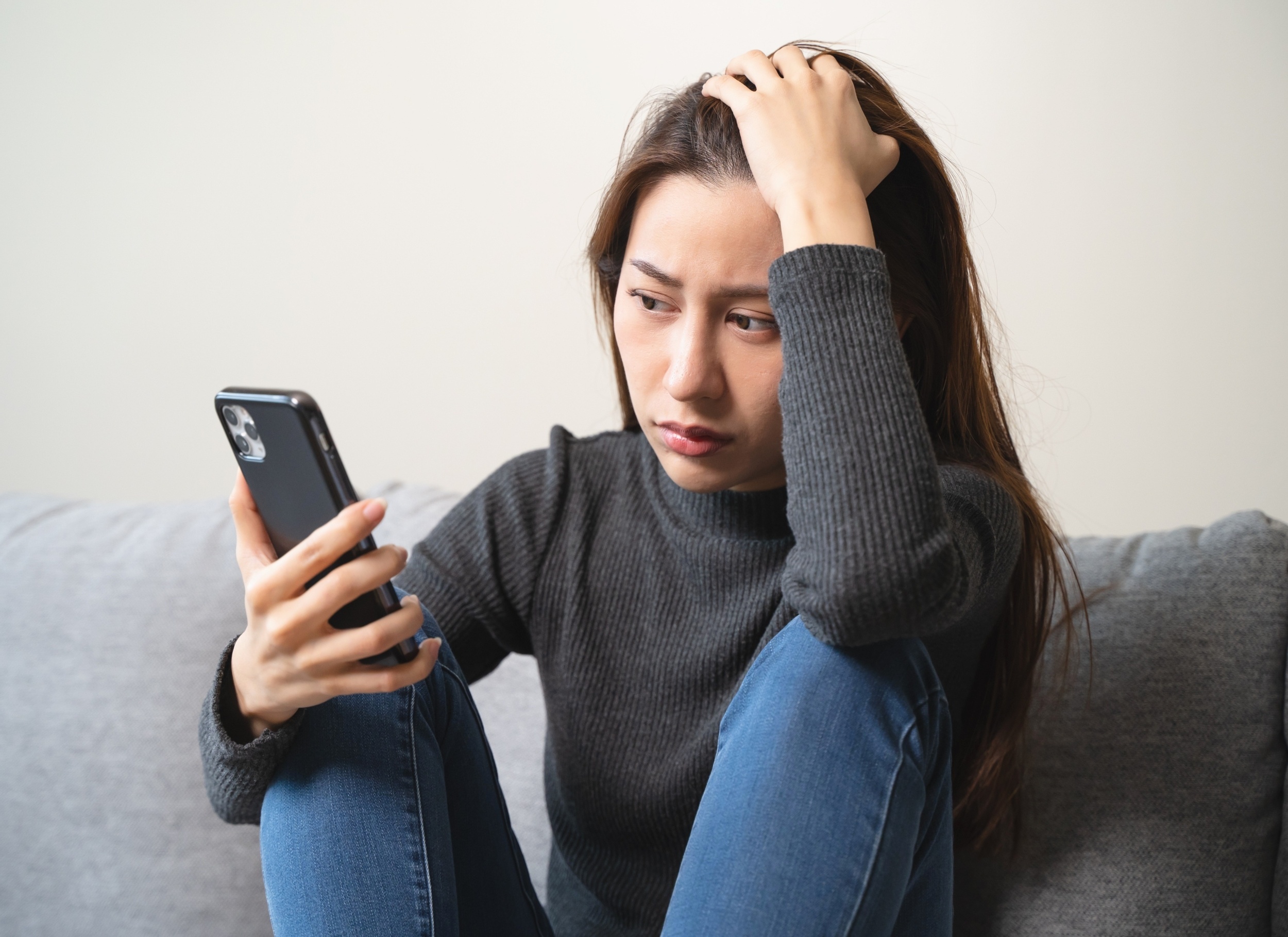 Heavy social media use linked to anxiety and suicidal thoughts in teens
