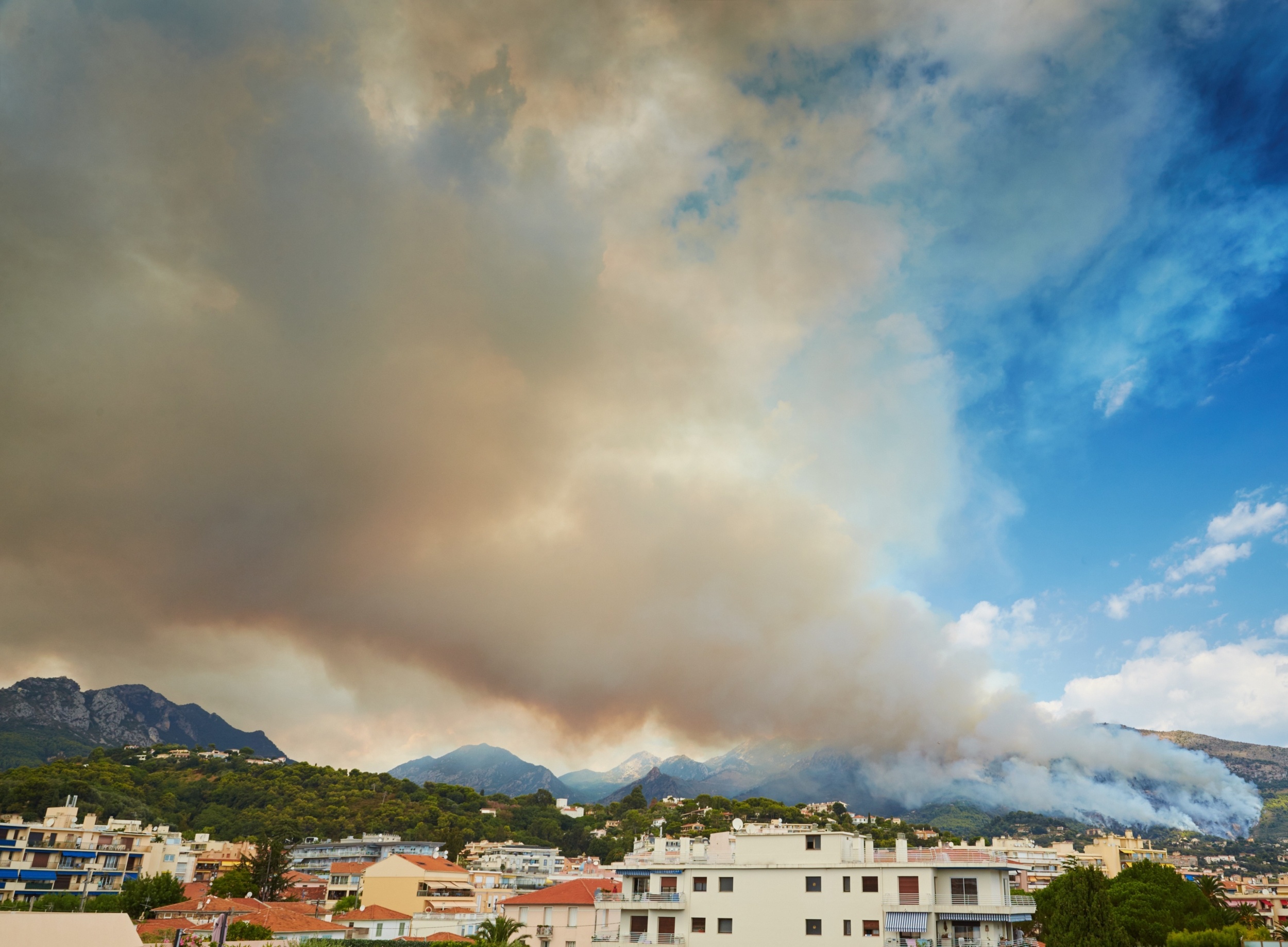 Wildfire damage isn't random - this is what decides which homes burn