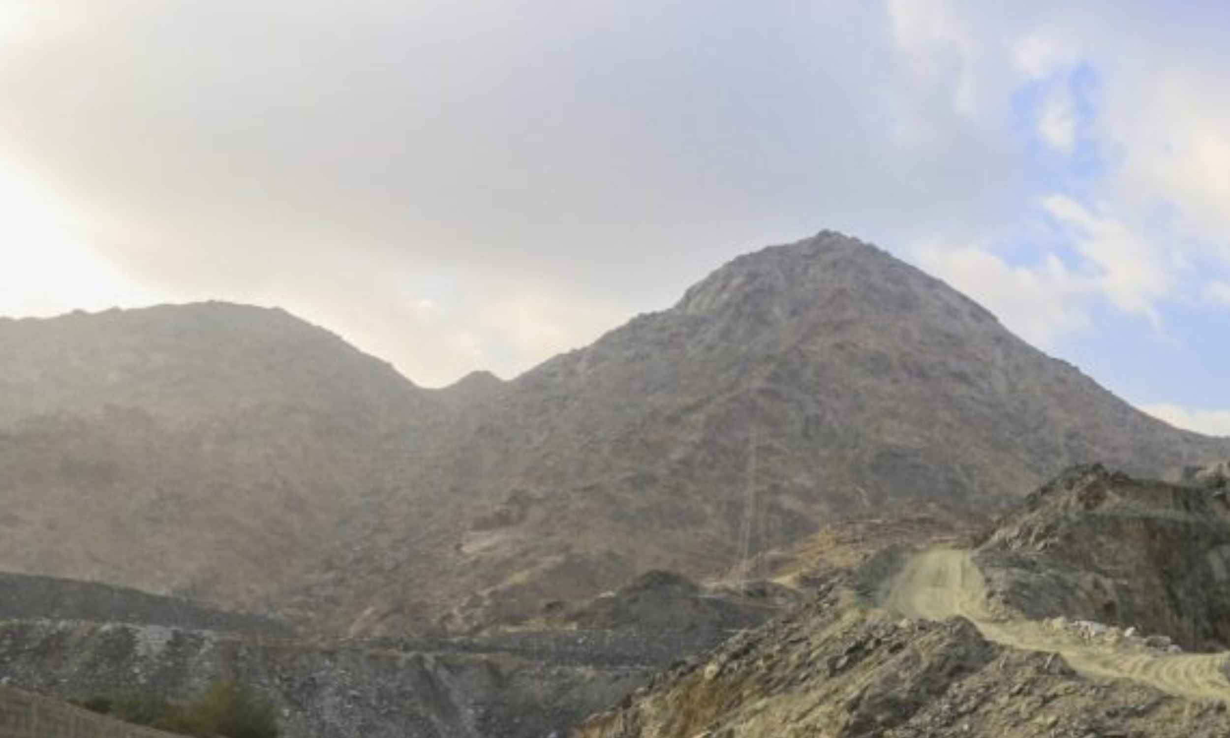 Scientists believe that Mount Thawr may hide rocks more than 800 million years old beneath its famous cave