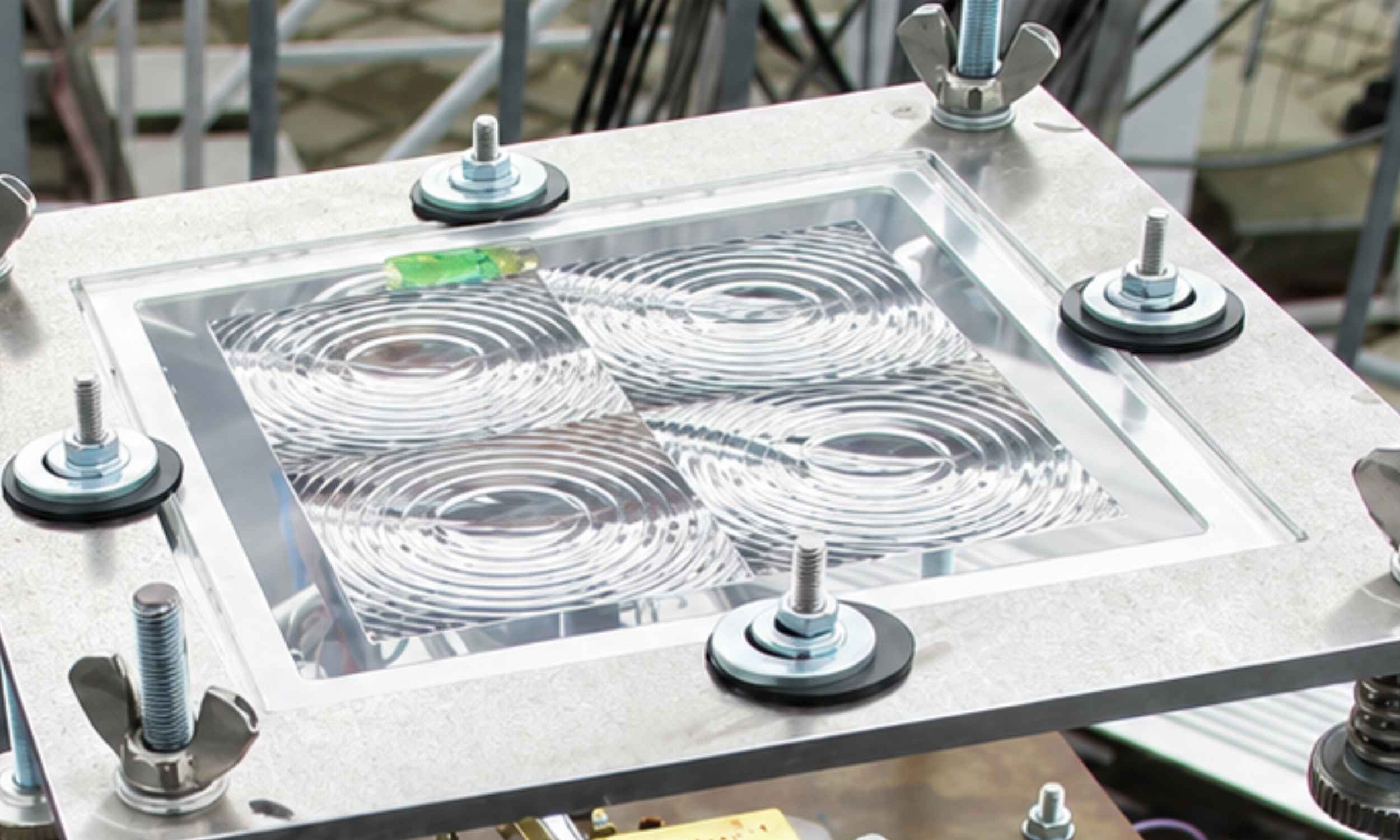 German scientists have succeeded in converting nearly one-third of direct sunlight into hydrogen, setting an efficiency record and creating a new source of green energy