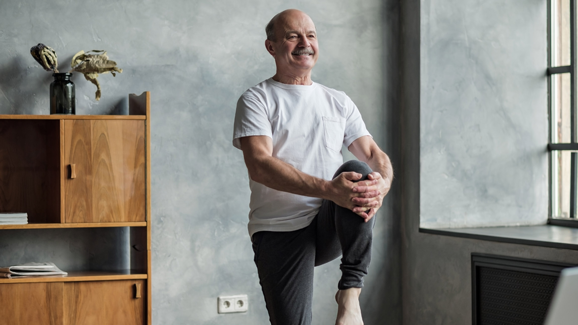 Older adults who stood longest on one leg were more likely to survive the next seven years